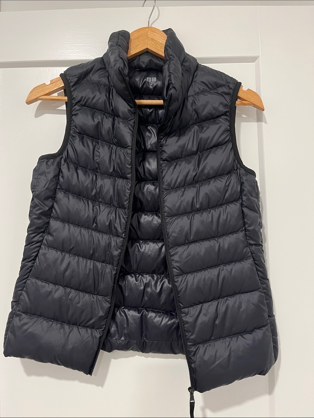 Uniqlo Black Puffer Vest XS